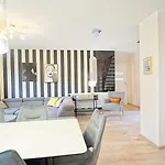 Апартаменты Everysky - Komuny Paryskiej *