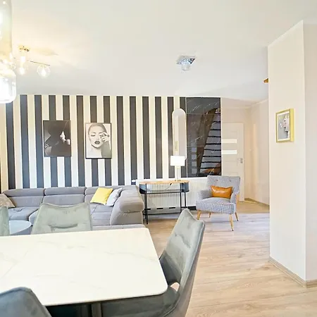Apartmán Everysky - Komuny Paryskiej *