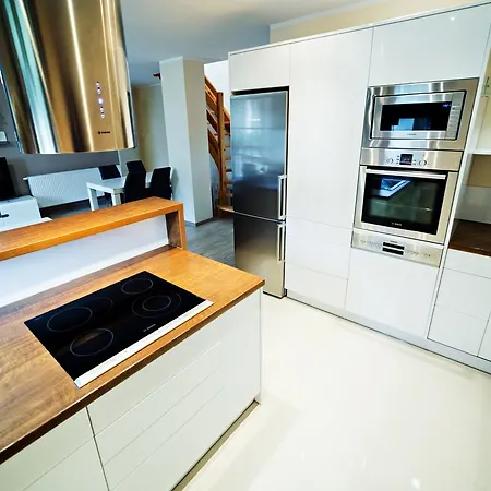 Apartment Everysky - Komuny Paryskiej *
